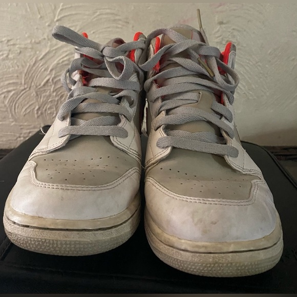 Air Jordans - Picture 3 of 5